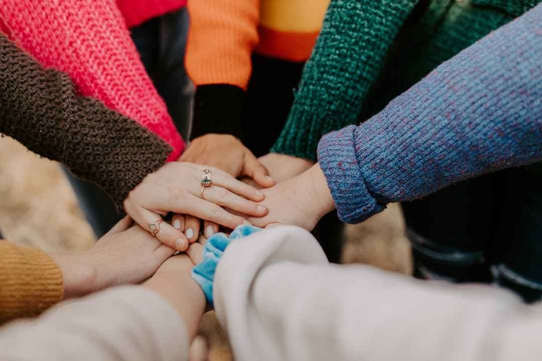 Vrijwilligerswerk als bedrijfsuitje: impact combineren met teamplezier
